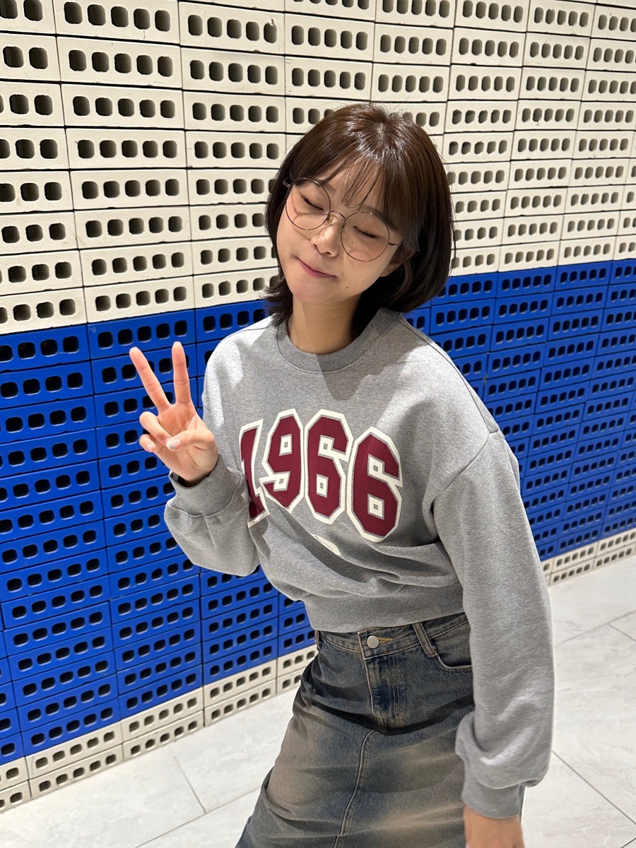 1966 LOGO SWEATSHIRTS 4色 新商品 男女共用 韓国人気 カップルアイテム 肝節期 韓国ファッション ストリートファッション 女性服 冬のファッション