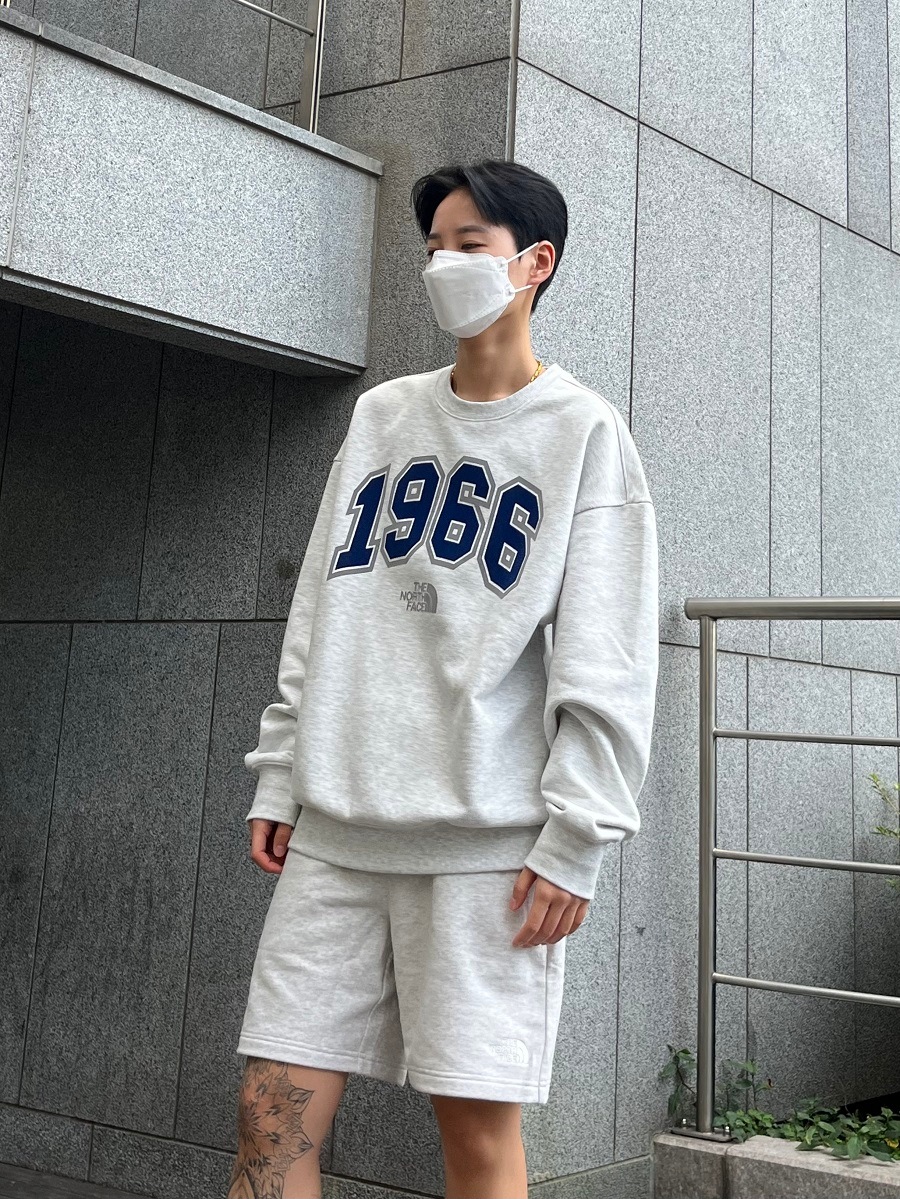 1966 LOGO SWEATSHIRTS 4色 新商品 男女共用 韓国人気 カップルアイテム 肝節期 韓国ファッション ストリートファッション 女性服 冬のファッション