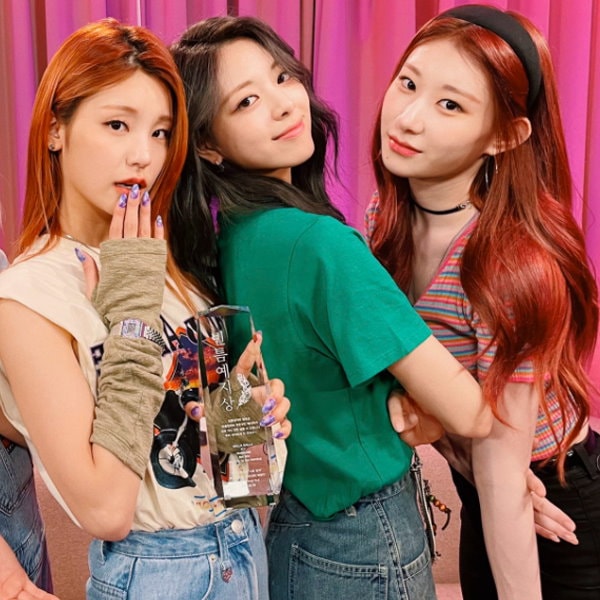 itzy gwbg popup tシャツ + ユナトレカ itzy gwbg popup tシャツ + ユナトレカ Amazon.co.jp: イェジ