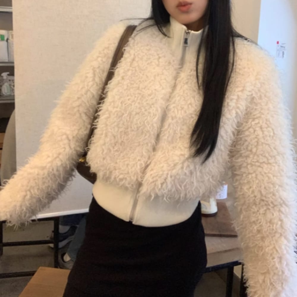 アウター コート ミディアム丈 長袖 前開き ハイネック ファスナー もこもこ かわいい 大人可愛い きれいめ シンプル 上品 おしゃれ かっこいい レトロ ラフ ルーズ こなれ感 個性的 主役級 アウター コート ミディアム丈 長袖 前開き ハイネック ファスナー もこもこ かわいい 大人可愛い きれいめ シンプル 上品 おしゃれ かっこいい レトロ ラフ ルーズ こなれ感 個性的 主役級