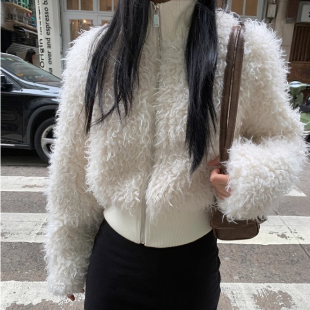 アウター コート ミディアム丈 長袖 前開き ハイネック ファスナー もこもこ かわいい 大人可愛い きれいめ シンプル 上品 おしゃれ かっこいい レトロ ラフ ルーズ こなれ感 個性的 主役級 アウター コート ミディアム丈 長袖 前開き ハイネック ファスナー もこもこ かわいい 大人可愛い きれいめ シンプル 上品 おしゃれ かっこいい レトロ ラフ ルーズ こなれ感 個性的 主役級