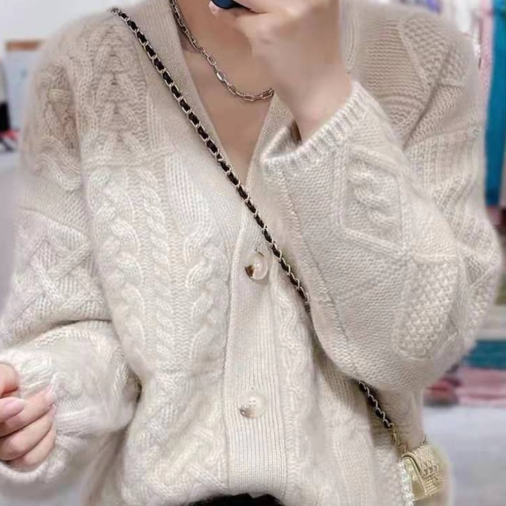 レディース トップス ニット セーター カーディガン 上着 羽織 前開き 長袖 Vネック 襟なし ワイド もこもこ ふわふわ ふっくら 伸縮性 ボタン かわいい 大人可愛い きれいめ シンプル レディース トップス ニット セーター カーディガン 上着 羽織 前開き 長袖 Vネック 襟なし ワイド もこもこ ふわふわ ふっくら 伸縮性 ボタン かわいい 大人可愛い きれいめ シンプル