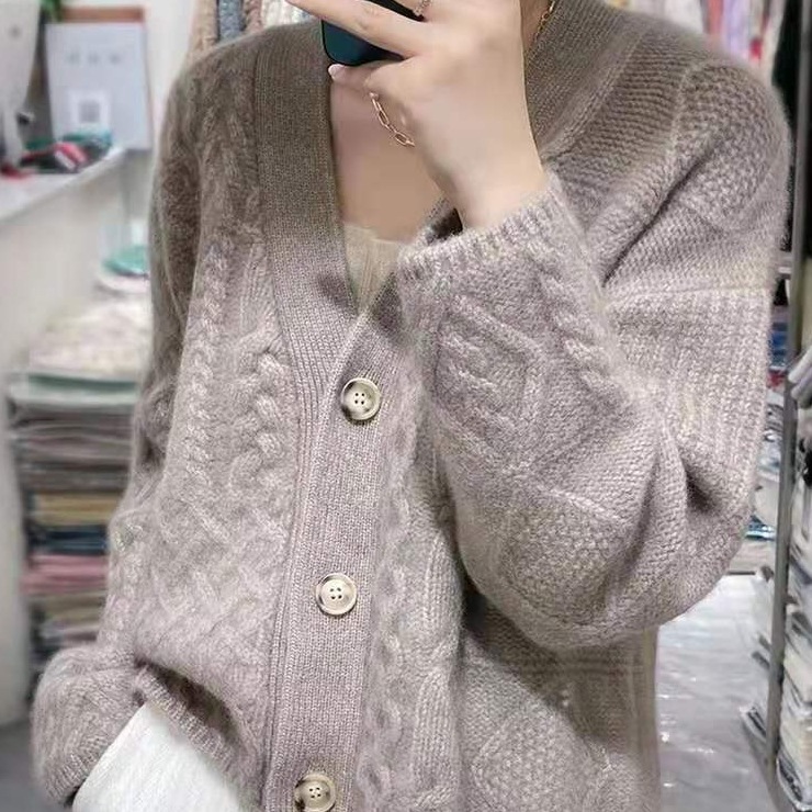 レディース トップス ニット セーター カーディガン 上着 羽織 前開き 長袖 Vネック 襟なし ワイド もこもこ ふわふわ ふっくら 伸縮性 ボタン かわいい 大人可愛い きれいめ シンプル レディース トップス ニット セーター カーディガン 上着 羽織 前開き 長袖 Vネック 襟なし ワイド もこもこ ふわふわ ふっくら 伸縮性 ボタン かわいい 大人可愛い きれいめ シンプル