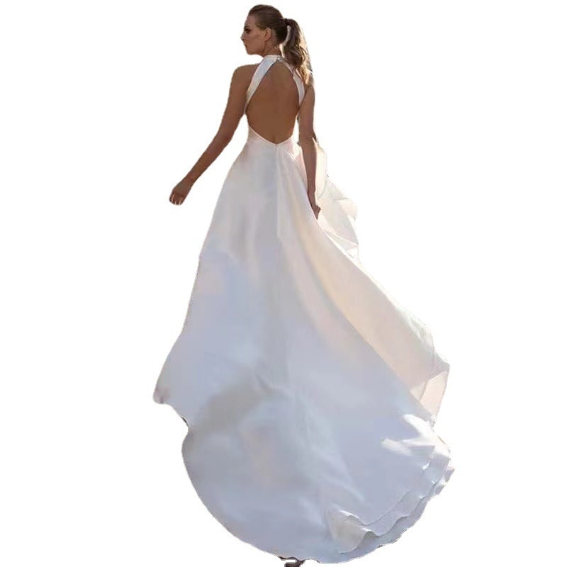 シンプルで軽いウェディングドレスの気質はフランスのレトロで首を掛けます シンプルで軽いウェディングドレスの気質はフランスのレトロで首を掛けます