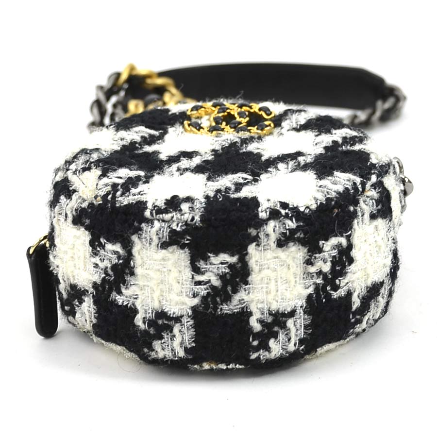 斜め掛けショルダーバッグ ココマーク ツイード/レザー/メタル ホワイト/ブラック/ゴールド/シルバー レディース e57437a pattayablatt.com