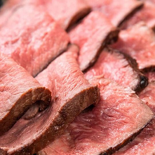日本三大銘柄「近江牛」のローストビーフ500ｇ（250ｇ*2）／使い勝手の良い250g*2パックでお届けします