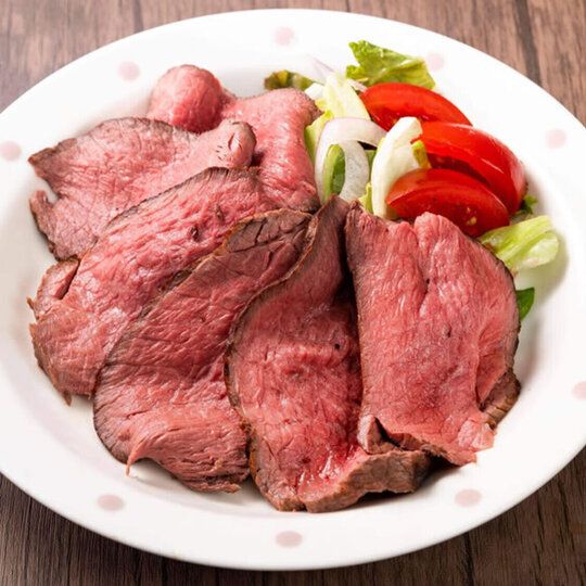 日本三大銘柄「近江牛」のローストビーフ500ｇ（250ｇ*2）／使い勝手の良い250g*2パックでお届けします