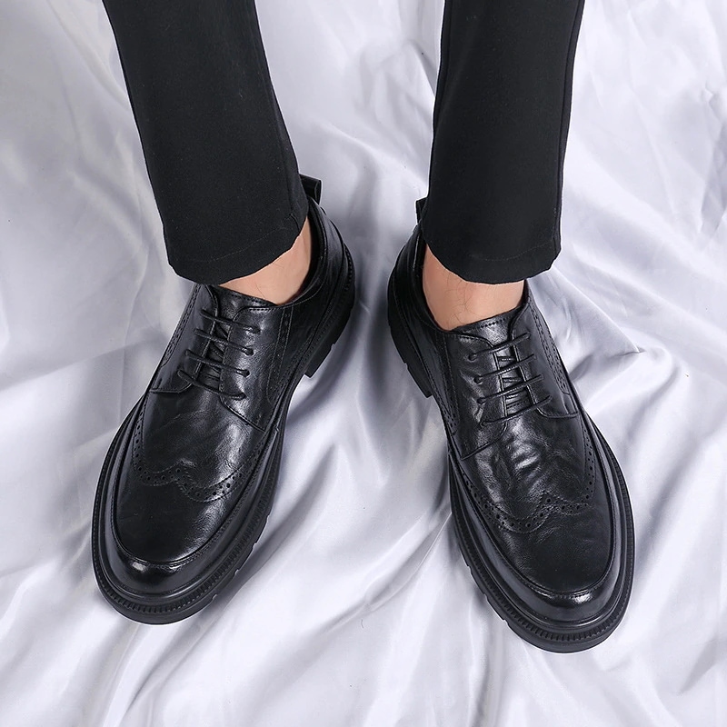 レースアップ メンズ フォーマル 彫刻 メンズ 英国スタイル ブローグ ハンドスクラッチレザーシューズ メンズシューズ ビジネス レトロ