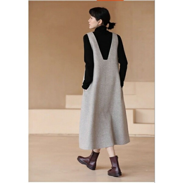 新规入荷続々 大人ジャンバースカート 前後自由自在 ヘリンボーン 上質ウール混紡 フレアスカートひざ下丈 ゆったり 変形デザイン ミモレ丈 通勤通学20代30代40代50代60代 新规入荷続々 大人ジャンバースカート 前後自由自在 ヘリンボーン 上質ウール混紡 フレアスカートひざ下丈 ゆったり 変形デザイン ミモレ丈 通勤通学20代30代40代50代60代