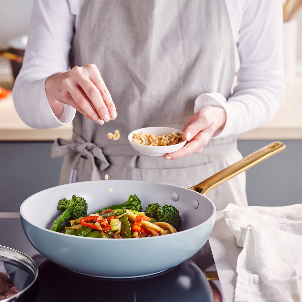 Padova フライパン&中華鍋 (20cm, 24cm, 28cm) 食器洗い機対応 オーブン対応 PFASフリー スモーキーブルー Padova フライパン&中華鍋 (20cm, 24cm, 28cm) 食器洗い機対応 オーブン対応 PFASフリー スモーキーブルー