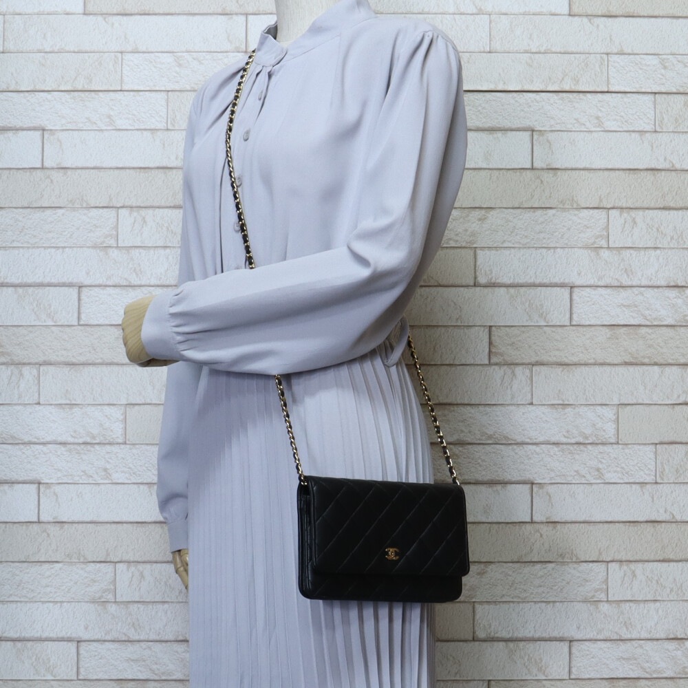 シャネル マトラッセ ウォレットチェーン ラムスキン CHANEL 中古