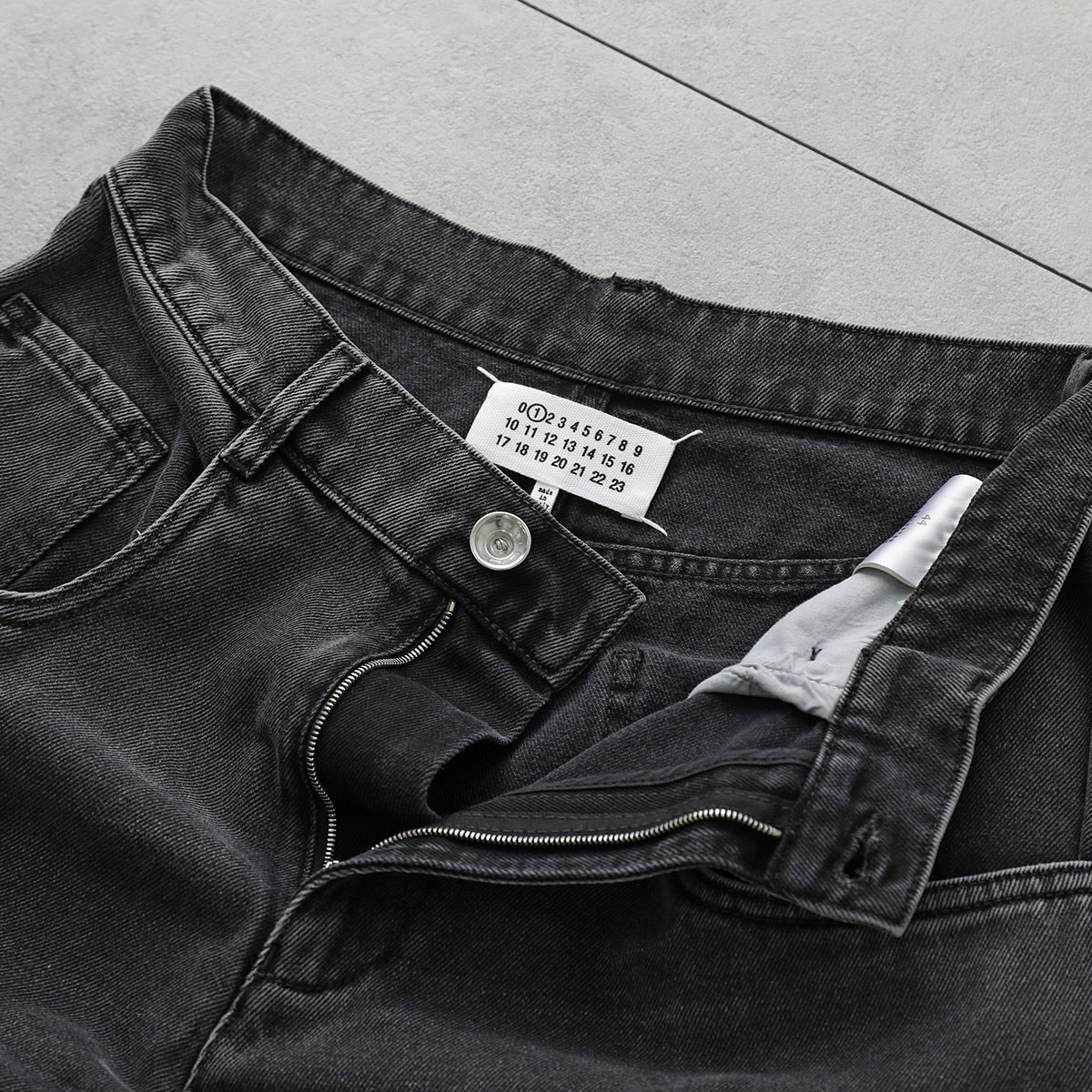 MAISON MARGIELA メゾンマルジェラ 1 ジーンズ S51LA0051 S30743 レディース デニムパンツ スラッシュディテール カットアウト ジーパン 965
