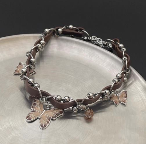 Black Aunt Jewelry チョーカーメイラードニッチニッチアメリカンホットガールブラウンバタフライリングレザーネックレス女性用