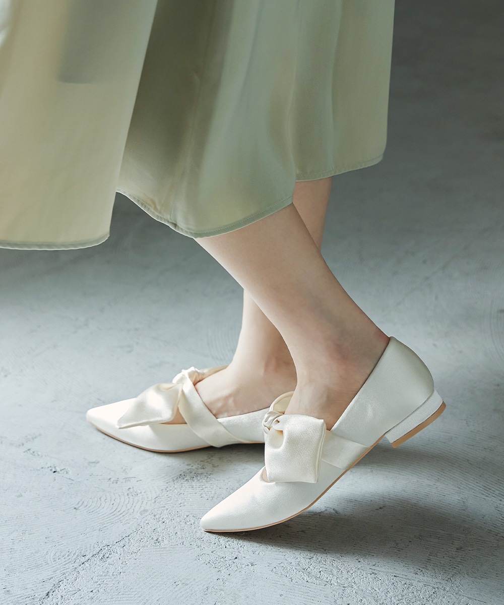 結婚式 パンプス パーティーシューズ サテン リボン フラット バレエシューズ ローヒール 靴 ポインテッドトゥ 歩きやすい らくちん 痛くない 二次会 パーティー フォーマル お呼ばれ 女子会