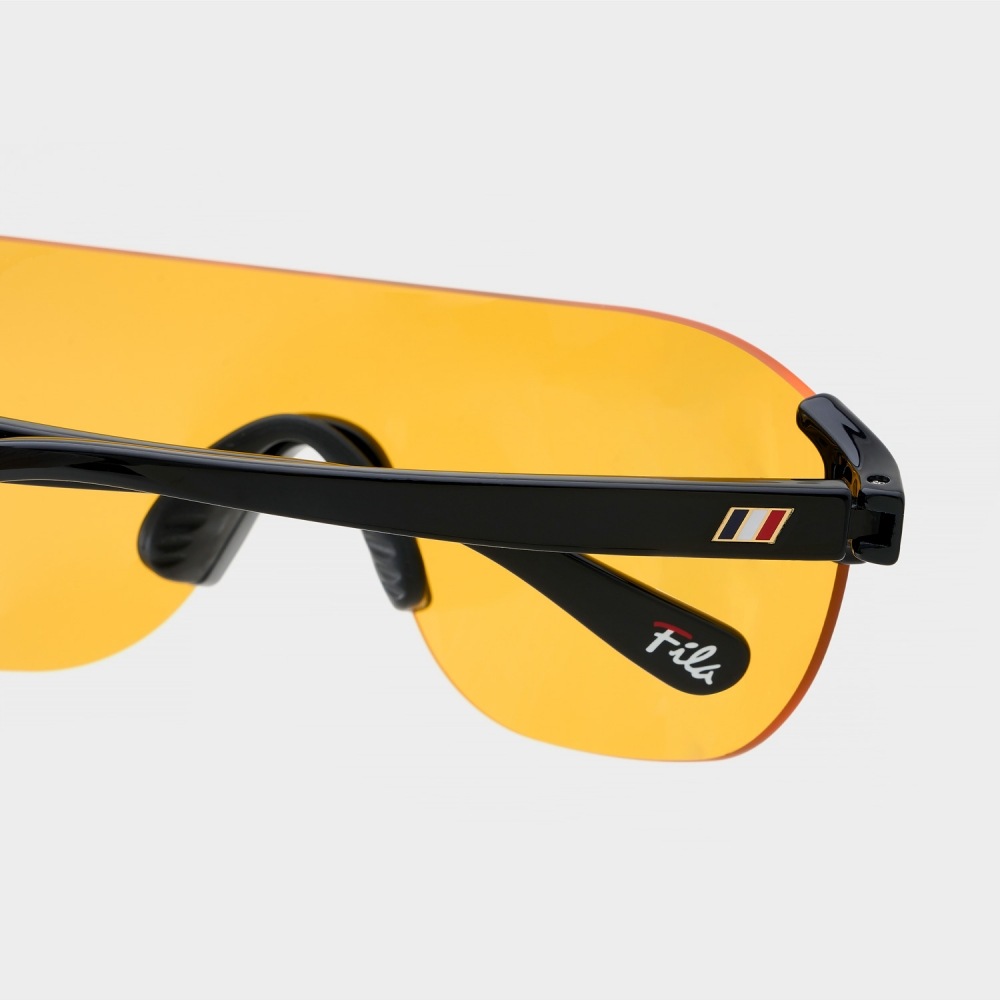 飾り金具を鏨（たがね）加工した　焼き杉の小ダンス 飾り金具を鏨（たがね）加工した 焼き杉の小ダンス