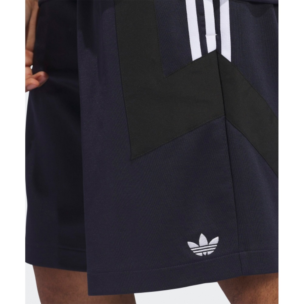 アディダス スケートボード フットボール ショートパンツ ネイビー JC7604 アディダス スケートボード フットボール ショートパンツ ネイビー JC7604