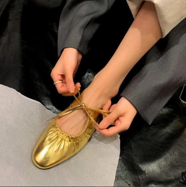 Acne Studios　ゴールド　パンプス　バレエシューズ Acne Studios ゴールド パンプス バレエシューズ