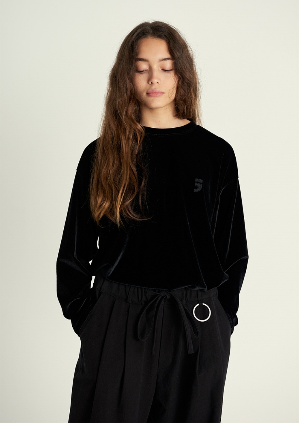ジョングク着用 ☆DROP-SHOULDER VELVET TEE 男女兼用 人気 BTS ジョングク着用/ DROP-SHOULDER VELVET TEE /ユニセックス