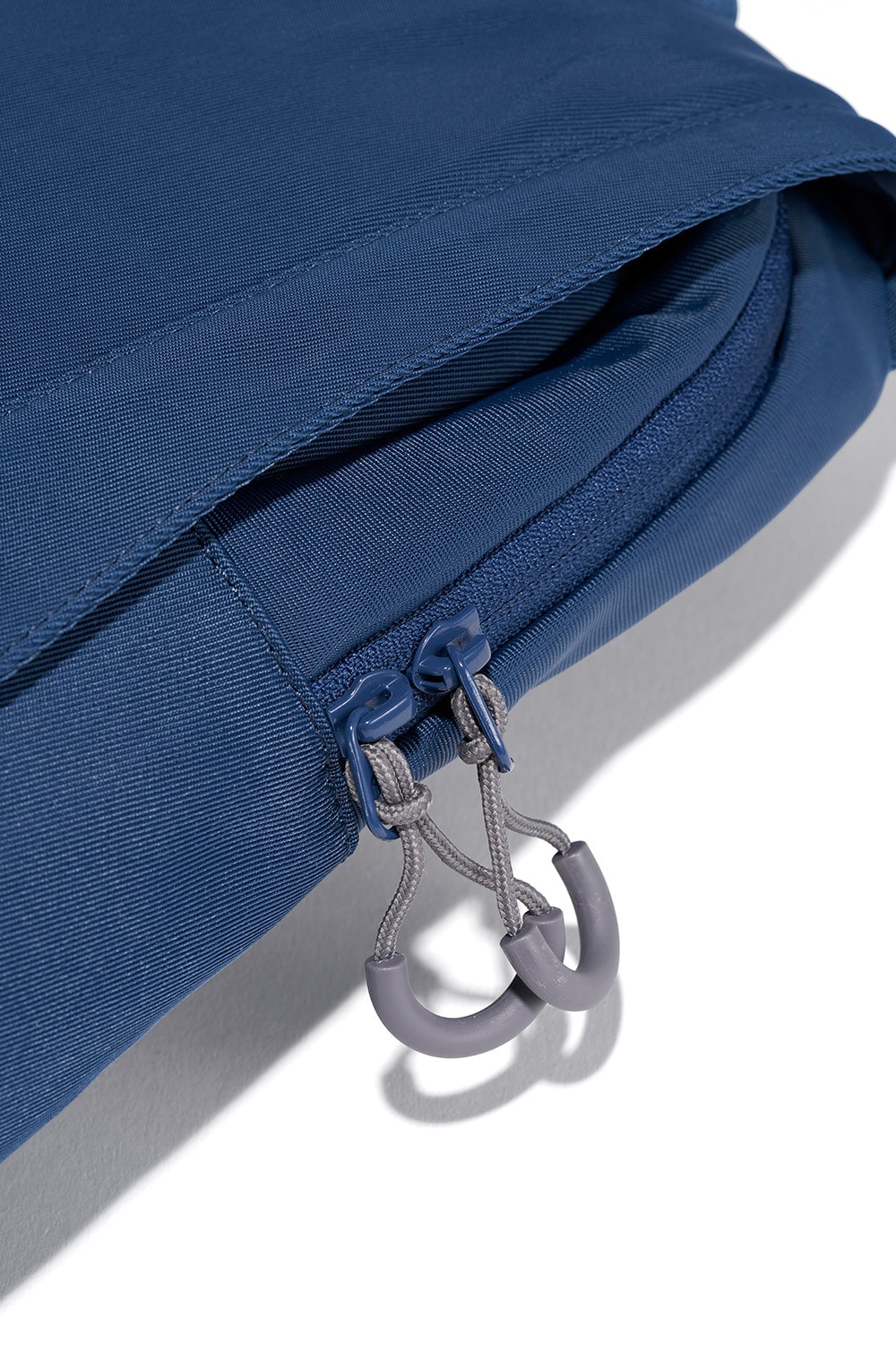 【MISCHIEF】 RHOMBUS FLAP BACKPACK : CLASSIC BLUE