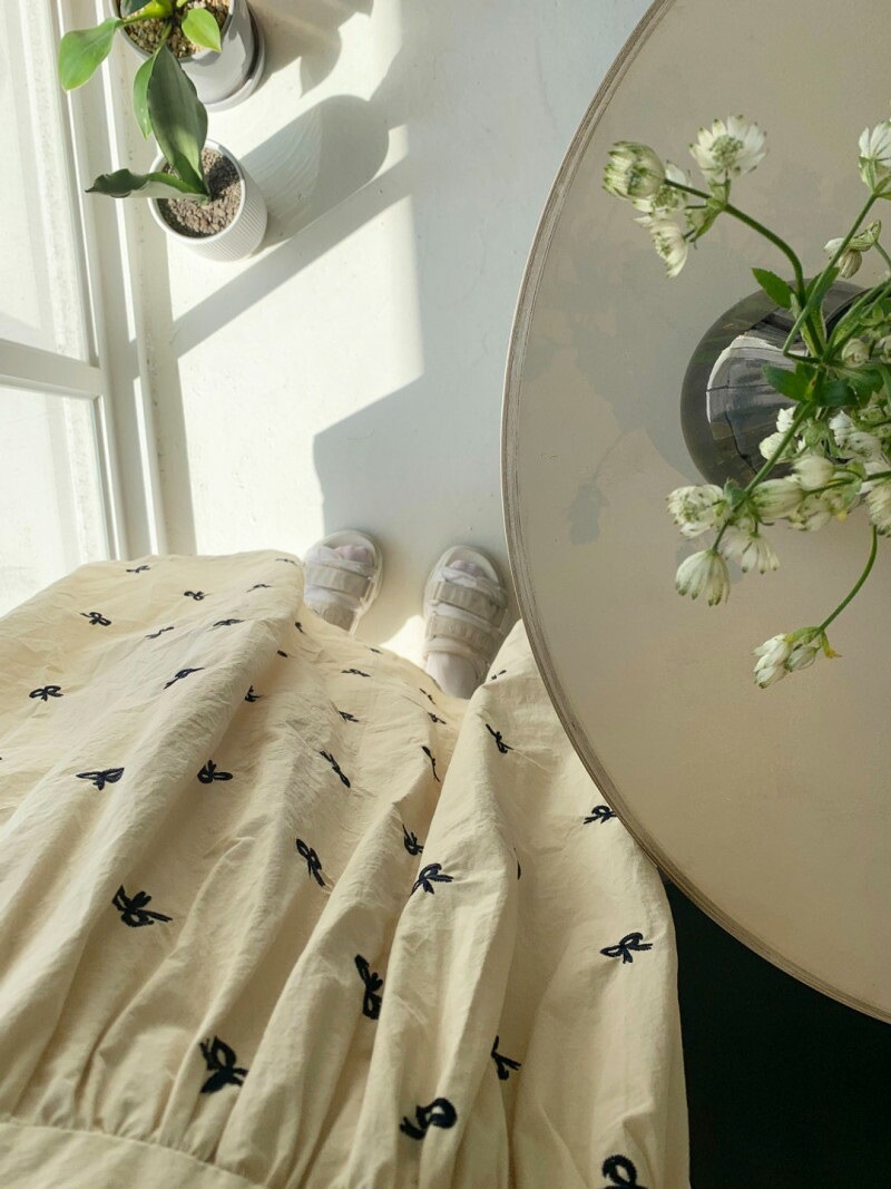 [メガ割りSALE]リボンパフスリーブ刺繍ワンピース