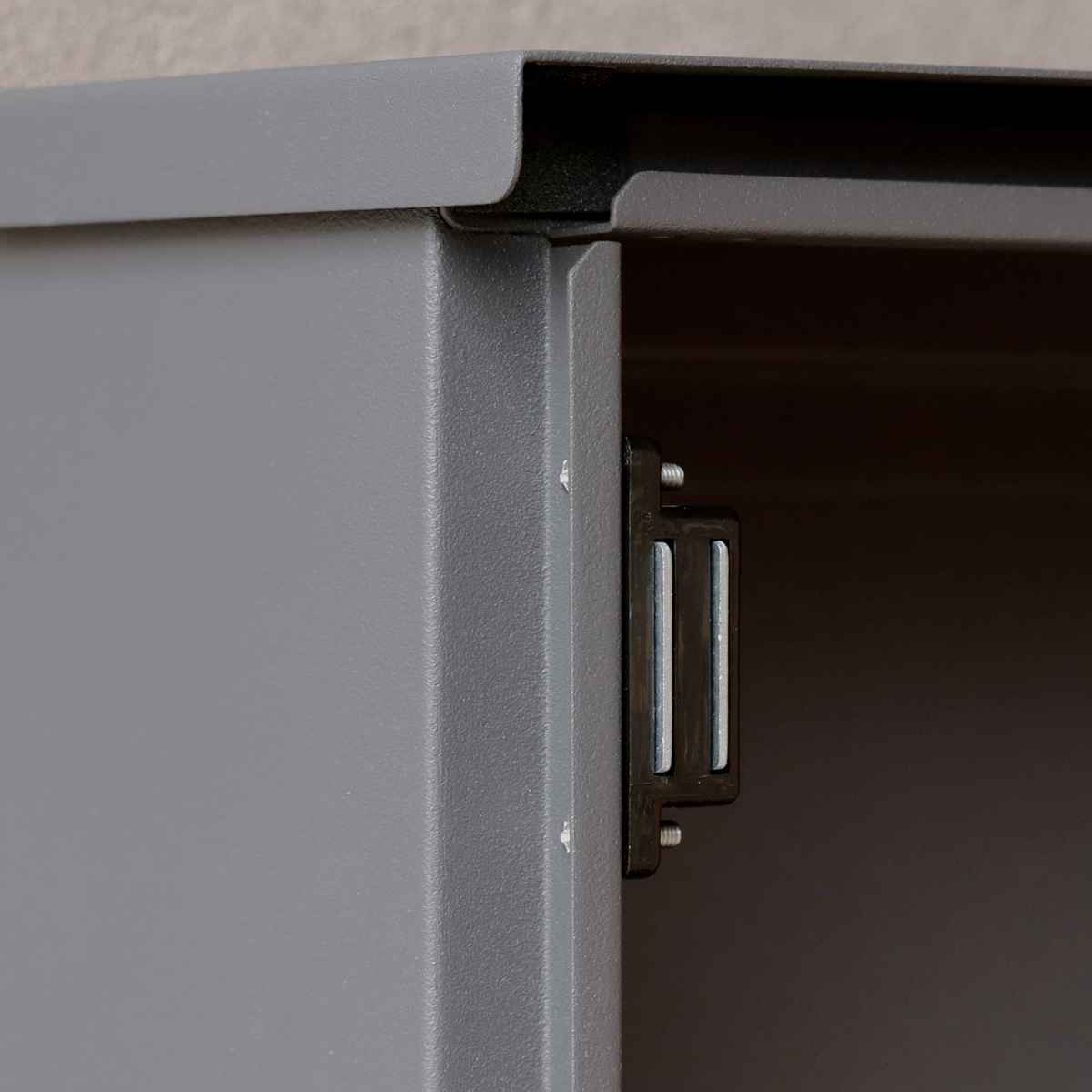 壁掛けポスト Berta 木目 A4サイズ 鍵付き 郵便ポスト 郵便 ポスト 郵便受け デザインポスト 壁掛け 新聞受け メールボックス スリム 一戸建て 屋外 玄関 壁 本体 鉄 スリット窓 壁掛けポスト Berta 木目 A4サイズ 鍵付き 郵便ポスト 郵便 ポスト 郵便受け デザインポスト 壁掛け 新聞受け メールボックス スリム 一戸建て 屋外 玄関 壁 本体 鉄 スリット窓