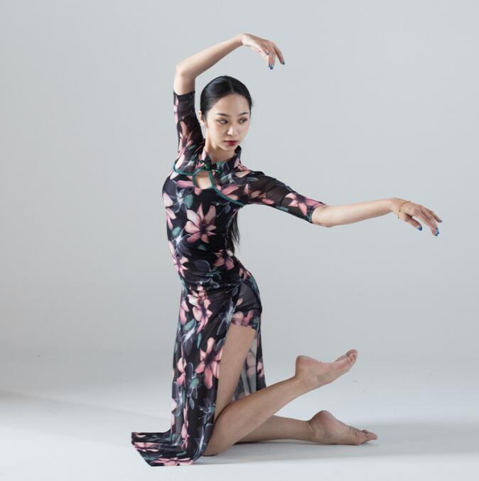 花柄チャイナドレス レディースダンスウェア 古典ダンスウェア ベリーダンス衣装 五分袖 中華風 透け感 密着ワンピース ロング丈 立ち襟 中華古典 ダンス練習着 レッスン着 古典ダンス/ヨガ/バレエ 花柄チャイナドレス レディースダンスウェア 古典ダンスウェア ベリーダンス衣装 五分袖 中華風 透け感 密着ワンピース ロング丈 立ち襟 中華古典 ダンス練習着 レッスン着 古典ダンス/ヨガ/バレエ