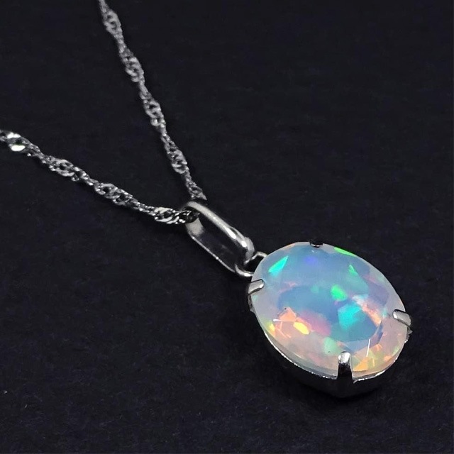 オパール ペンダントネックレス プラチナ大粒1.0カラットアップオーバルミックスカット オパール ペンダントネックレス プラチナ大粒1.0カラットアップオーバルミックスカット