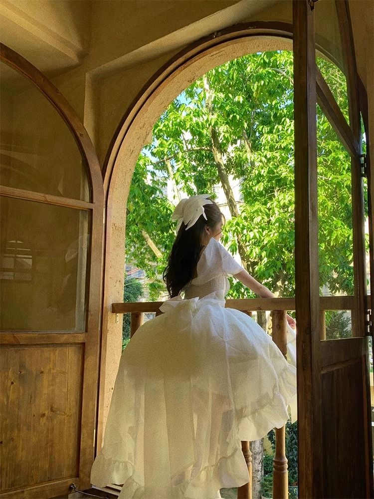 【2枚購入で 3oo円OFF！】高校生 卒業式ドレス 前ショート 後ろロング 2025年 軽めウエディングドレス 成人式 十八歳