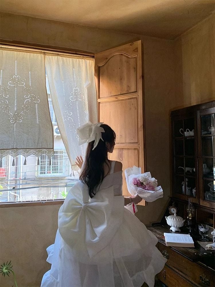 【2枚購入で 3oo円OFF！】高校生 卒業式ドレス 前ショート 後ろロング 2025年 軽めウエディングドレス 成人式 十八歳