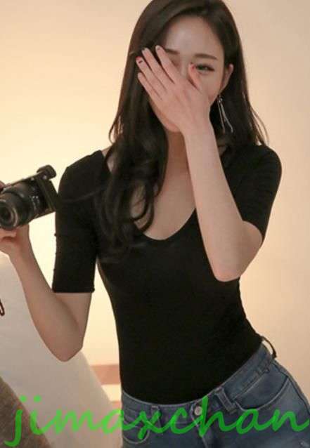 サマー　胸開き Ｔシャツ 中袖 タートルネック セーター レディースファッション タートル 胸開きタート セクシー Vネック オフショルダー