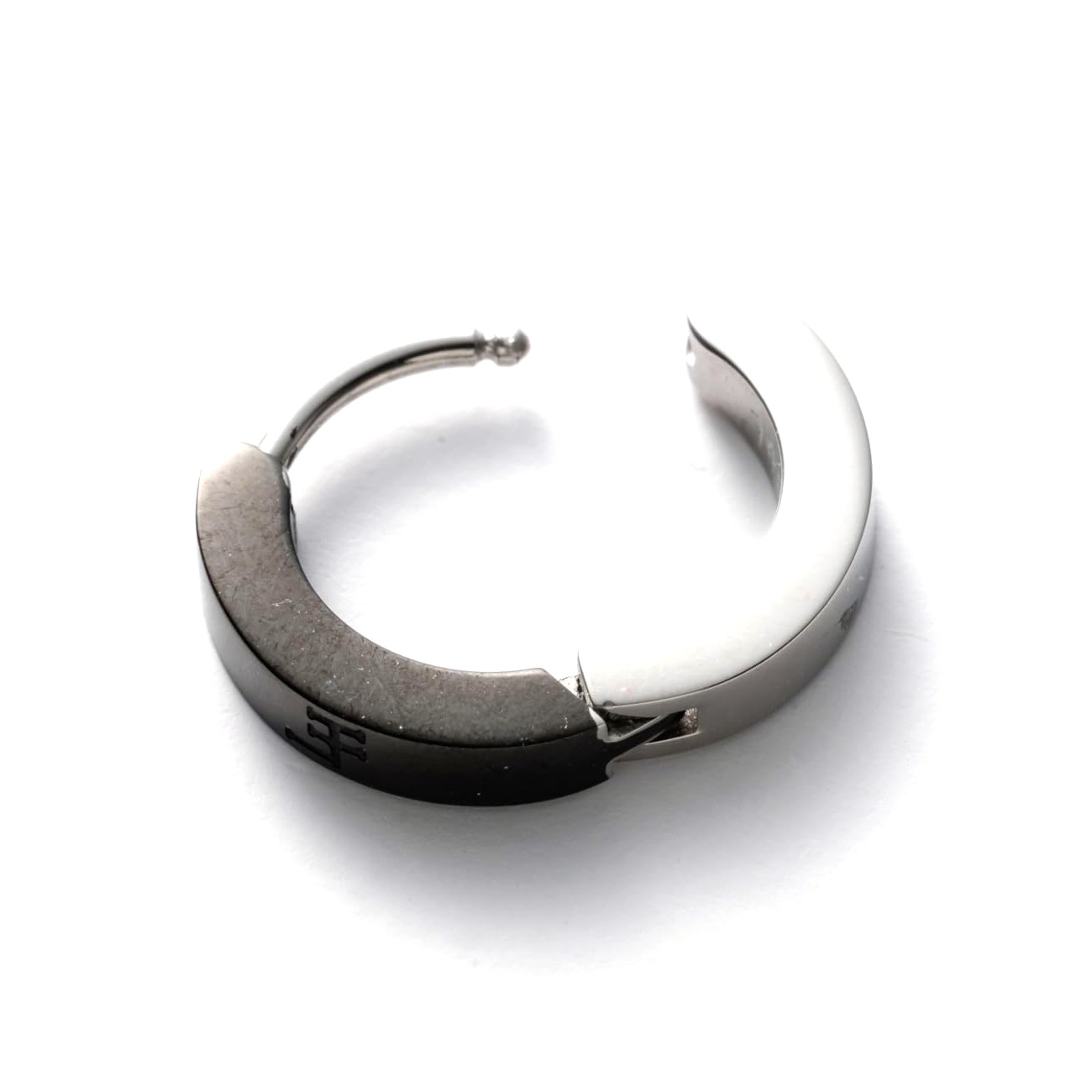 新品 正規品 ピアス シングル 片耳 フープ ガンメタ シルバー LHMP006NBS サージカルステンレス メンズ 男性 ギフト プレゼント おすすめ 誕生日 クリスマス バレンタイン お祝い 新品 正規品 ピアス シングル 片耳 フープ ガンメタ シルバー LHMP006NBS サージカルステンレス メンズ 男性 ギフト プレゼント おすすめ 誕生日 クリスマス バレンタイン お祝い