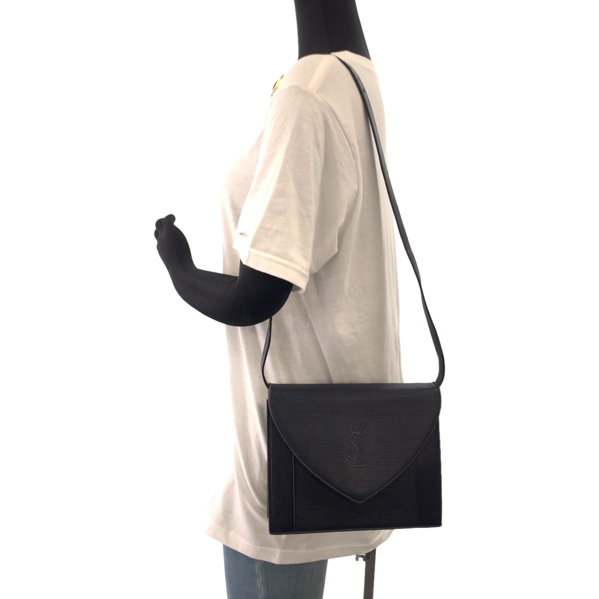 ロゴ型押し ブラック 黒 シルバー金具 レザー ショルダーバッグ 肩掛け レディース 407277 ロゴ型押し ブラック 黒 シルバー金具 レザー ショルダーバッグ 肩掛け レディース 407277