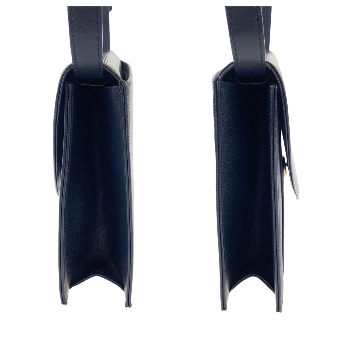 ロゴ型押し ブラック 黒 シルバー金具 レザー ショルダーバッグ 肩掛け レディース 407277 ロゴ型押し ブラック 黒 シルバー金具 レザー ショルダーバッグ 肩掛け レディース 407277