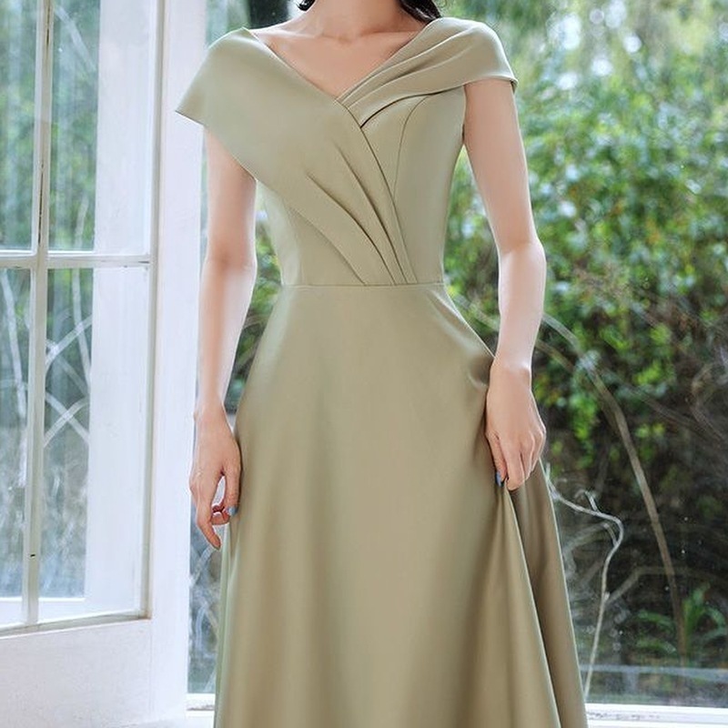 【超人気商品】2024 パーティードレ ウェディング セクシーベルベットイブニングドレスディープ 結婚式 お呼ばれ 披露宴 二次会 ウェディング 発表会 誕生日 演奏会 花嫁 ドレス