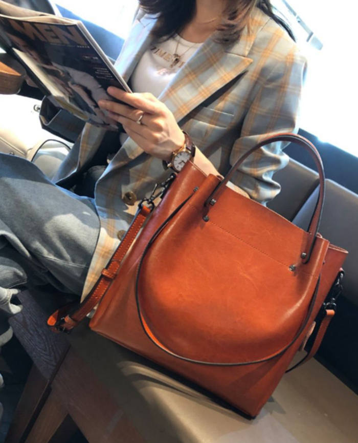 今だけ!トートバッグ 本革 レディース a4 通勤 大きめ ファスナー付き A4対応 2way ハンドバッグ 牛革 通勤バッグ トートバッグ 大容量 弁当 光沢 収納 大きめ 年中 大人 本革バッグ 今だけ!トートバッグ 本革 レディース a4 通勤 大きめ ファスナー付き A4対応 2way ハンドバッグ 牛革 通勤バッグ トートバッグ 大容量 弁当 光沢 収納 大きめ 年中 大人 本革バッグ