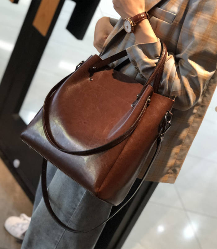 今だけ!トートバッグ 本革 レディース a4 通勤 大きめ ファスナー付き A4対応 2way ハンドバッグ 牛革 通勤バッグ トートバッグ 大容量 弁当 光沢 収納 大きめ 年中 大人 本革バッグ 今だけ!トートバッグ 本革 レディース a4 通勤 大きめ ファスナー付き A4対応 2way ハンドバッグ 牛革 通勤バッグ トートバッグ 大容量 弁当 光沢 収納 大きめ 年中 大人 本革バッグ