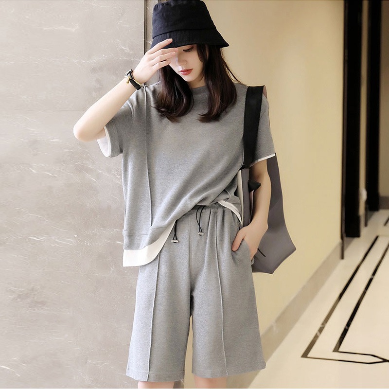 2点セット セットアップ 上下セット Tシャツ カットソー 半袖 ハイネック ミディアム丈 重ね着風 ハーフパンツ ワンプリーツ ウエストゴム 部屋着 ルームウエア かわいい 大人可愛い きれいめ 2点セット セットアップ 上下セット Tシャツ カットソー 半袖 ハイネック ミディアム丈 重ね着風 ハーフパンツ ワンプリーツ ウエストゴム 部屋着 ルームウエア かわいい 大人可愛い きれいめ