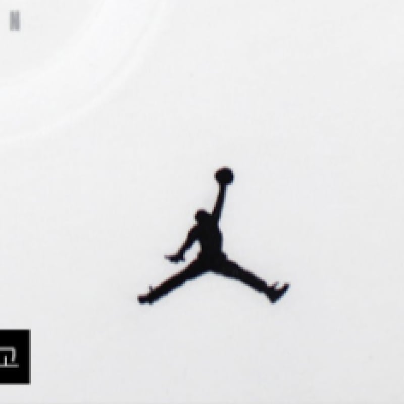 [ナイキジュニア] ナイキジョーダンジャンプマンエンブロイダリーコットンショートスリーブTシャツホワイトDC7486-100