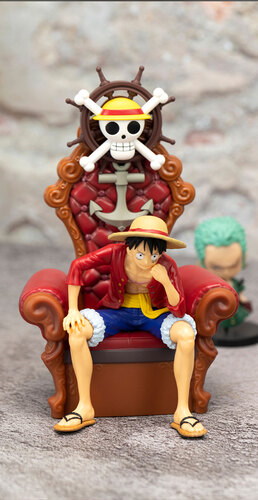 Qoo10] ワンピース 正規品 貯金箱 ルフィ フィ