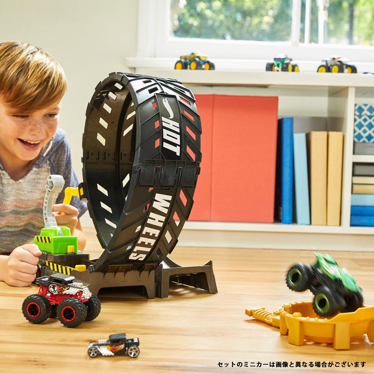 ホットウィール(Hot Wheels) モンスタートラック ビッグループ チャレンジ プレイセット【ミニカー プレイセット】モンスタートラック×4ミニカー×4 計8台付 【4才~】 HGV15 ホットウィール(Hot Wheels) モンスタートラック ビッグループ チャレンジ プレイセット【ミニカー プレイセット】モンスタートラック×4ミニカー×4 計8台付 【4才~】 HGV15