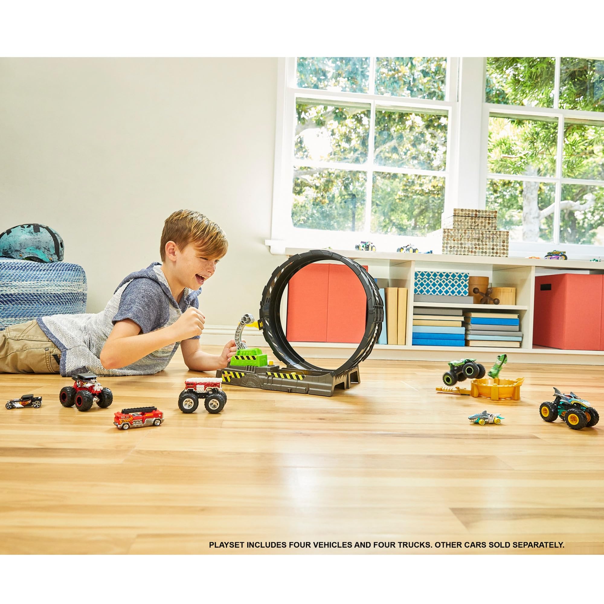 ホットウィール(Hot Wheels) モンスタートラック ビッグループ チャレンジ プレイセット【ミニカー プレイセット】モンスタートラック×4ミニカー×4 計8台付 【4才~】 HGV15 ホットウィール(Hot Wheels) モンスタートラック ビッグループ チャレンジ プレイセット【ミニカー プレイセット】モンスタートラック×4ミニカー×4 計8台付 【4才~】 HGV15