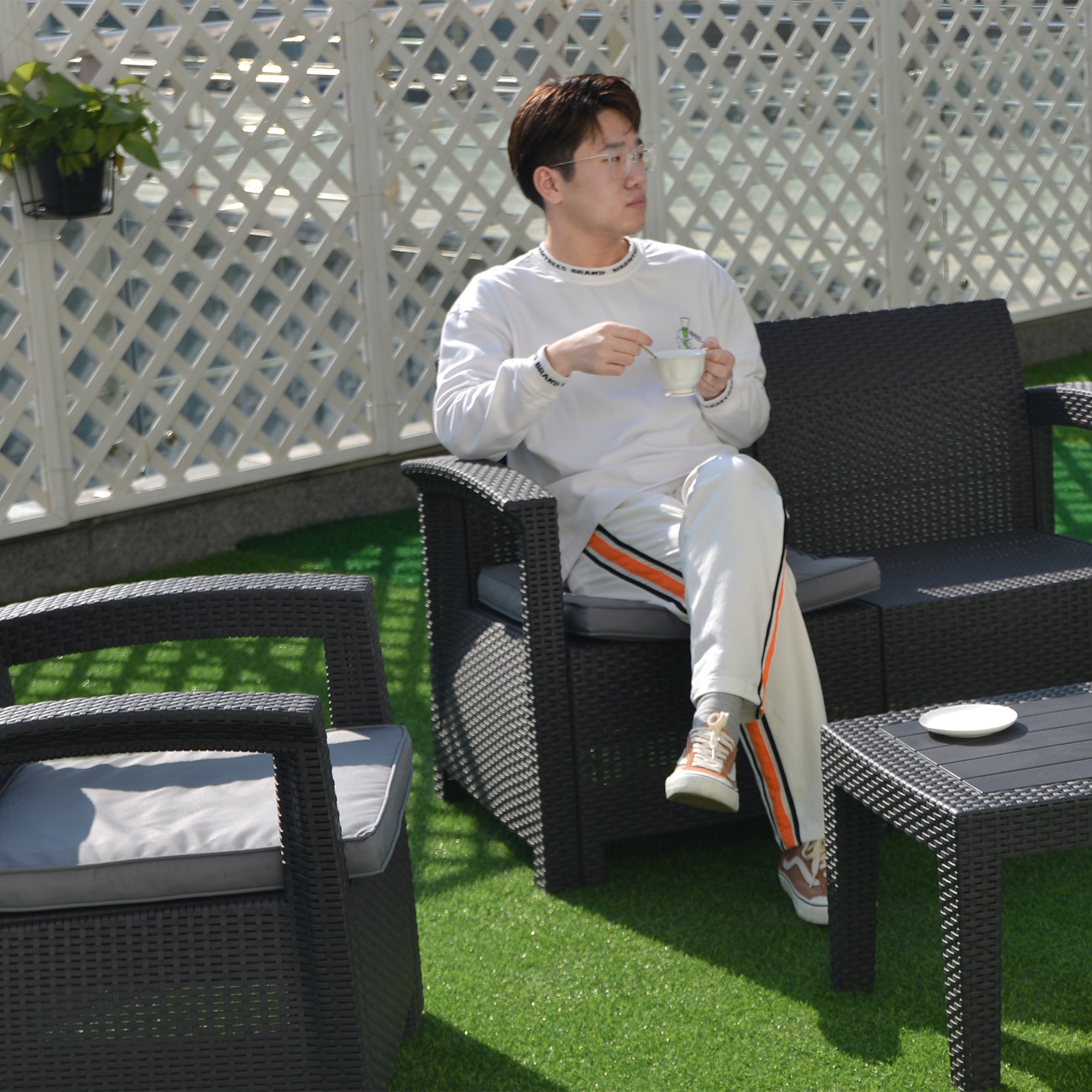 【国内発送】116 ラタン調ガーデンファニチャーセット ガーデンテーブルセット ガーデンチェアー 家具 樹脂【本体ブラック×クッショングレー】 【国内発送】116 ラタン調ガーデンファニチャーセット ガーデンテーブルセット ガーデンチェアー 家具 樹脂【本体ブラック×クッショングレー】