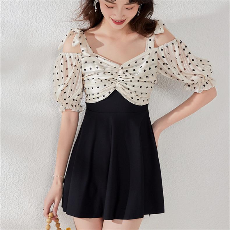 【急速出荷!】レディース 水着 ワンピース水着 女性 ビーチウェア 半袖 ドット柄 黒 イベント 旅行 インナーパンツ付き 水泳 海辺 夏 可愛い 女子水着 ポイントの使用 【急速出荷!】レディース 水着 ワンピース水着 女性 ビーチウェア 半袖 ドット柄 黒 イベント 旅行 インナーパンツ付き 水泳 海辺 夏 可愛い 女子水着 ポイントの使用