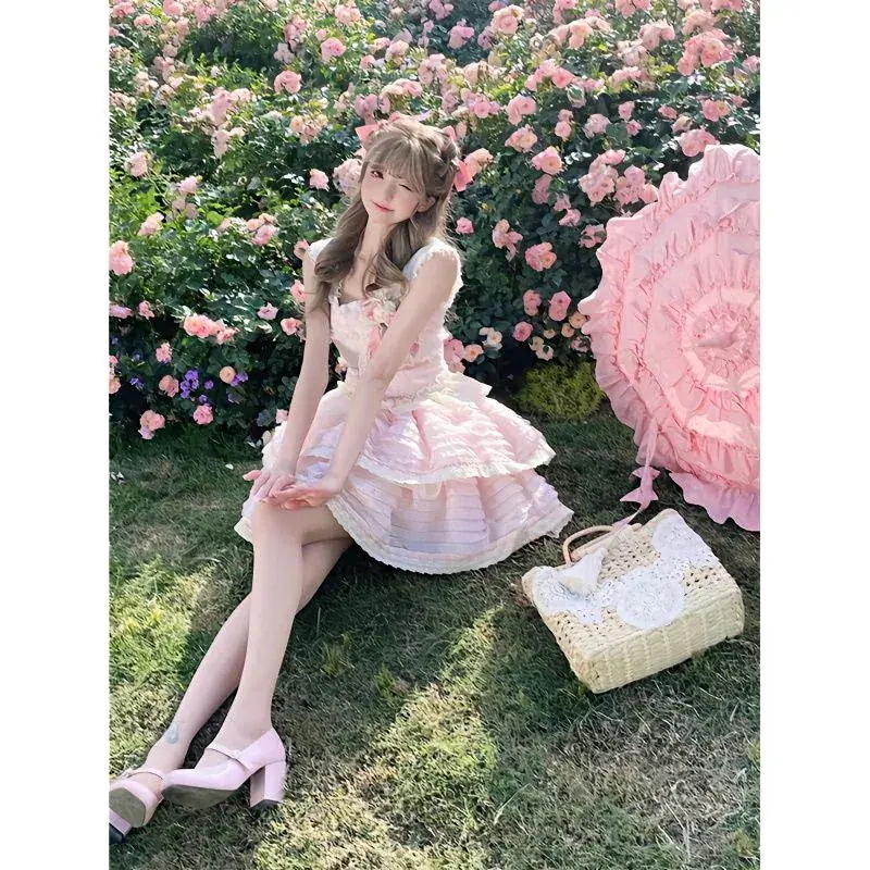 ロリータ おしゃれで甘いレースのケーキスカート夏の新作スリムスリムなサロペットワンピースサンタコスプレ ロリータ おしゃれで甘いレースのケーキスカート夏の新作スリムスリムなサロペットワンピースサンタコスプレ