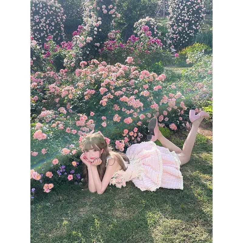 ロリータ おしゃれで甘いレースのケーキスカート夏の新作スリムスリムなサロペットワンピースサンタコスプレ ロリータ おしゃれで甘いレースのケーキスカート夏の新作スリムスリムなサロペットワンピースサンタコスプレ