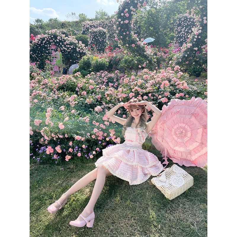 ロリータ おしゃれで甘いレースのケーキスカート夏の新作スリムスリムなサロペットワンピースサンタコスプレ ロリータ おしゃれで甘いレースのケーキスカート夏の新作スリムスリムなサロペットワンピースサンタコスプレ