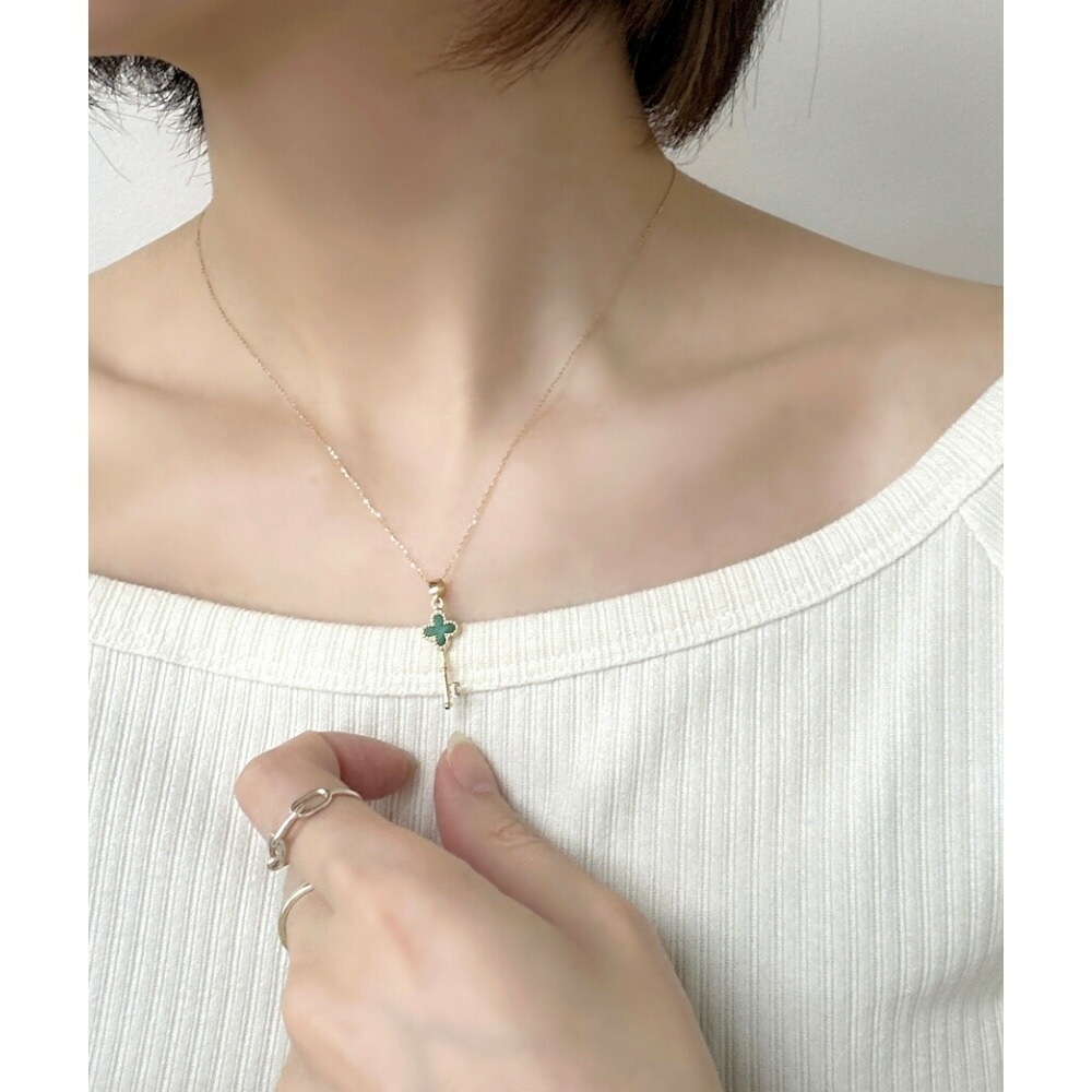 K18 18金 ネックレス レディース ゴールド ミルグレイン 鍵 マラカイト チェーンネックレス シンプル ペンダント ギフト プレゼント 女性 妻 母 誕生日 結婚記念日 高級感 上品 華奢 ラン