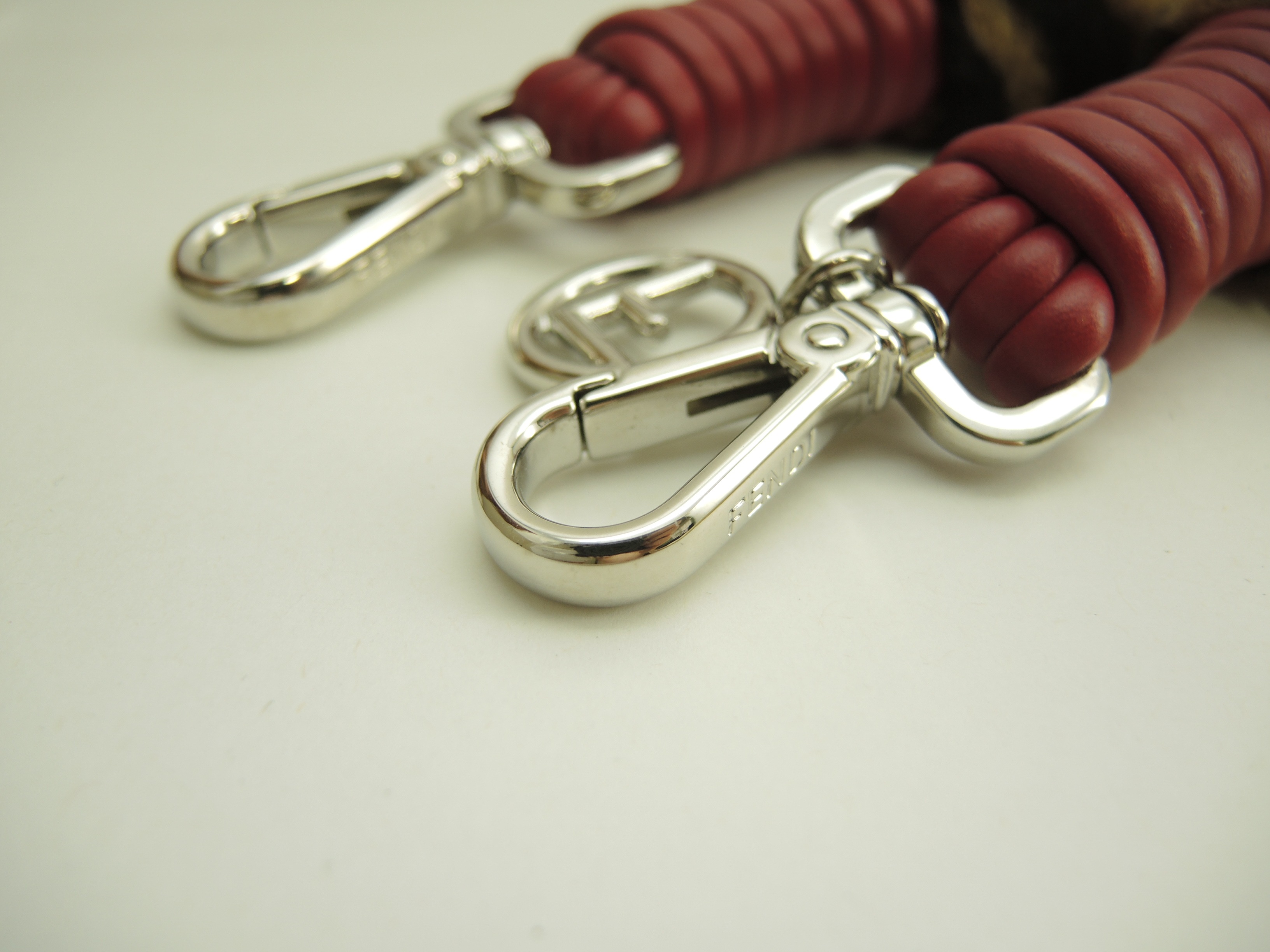 ロングショルダーストラップ FFモチーフ ムートン茶黒 太め 美品@ 21 ロングショルダーストラップ FFモチーフ ムートン茶黒 太め 美品@ 21