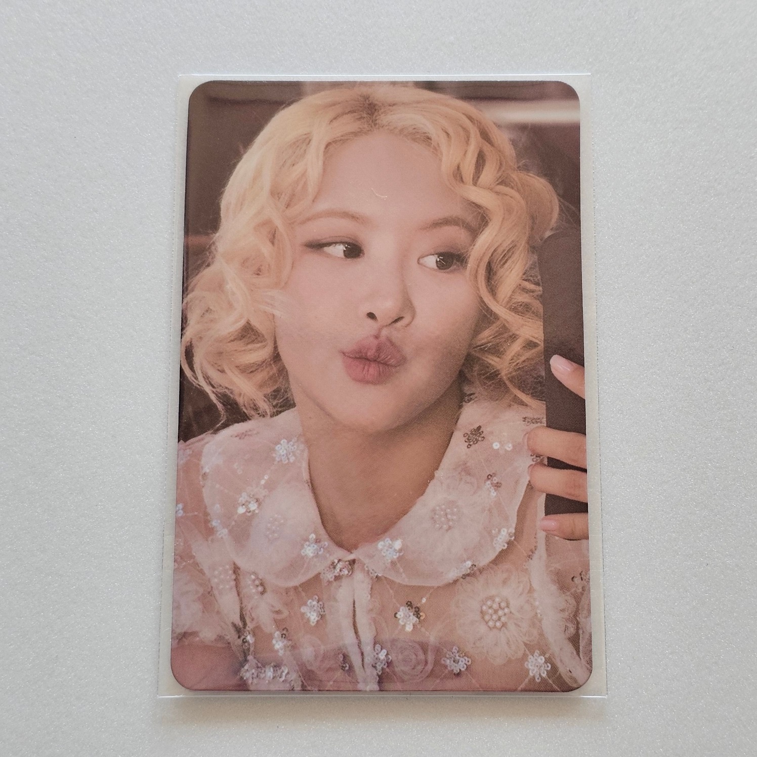 [公式] ROSE [rosie] Pop-Up Store at The Hyundai Seoul MD : Rosie Black T-SHIRT