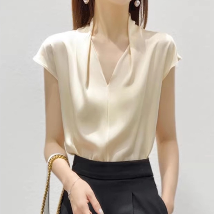 レディース トップス シャツ 半袖 Vネック ストレート Iライン 薄手 かわいい 大人可愛い きれいめ シンプル 上品 おしゃれ こなれ感 クール エレガント 存在感 フォーマル とろみ感 抜け感 レディース トップス シャツ 半袖 Vネック ストレート Iライン 薄手 かわいい 大人可愛い きれいめ シンプル 上品 おしゃれ こなれ感 クール エレガント 存在感 フォーマル とろみ感 抜け感